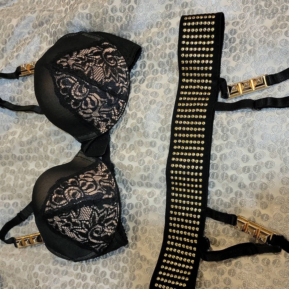 Bra and garter set